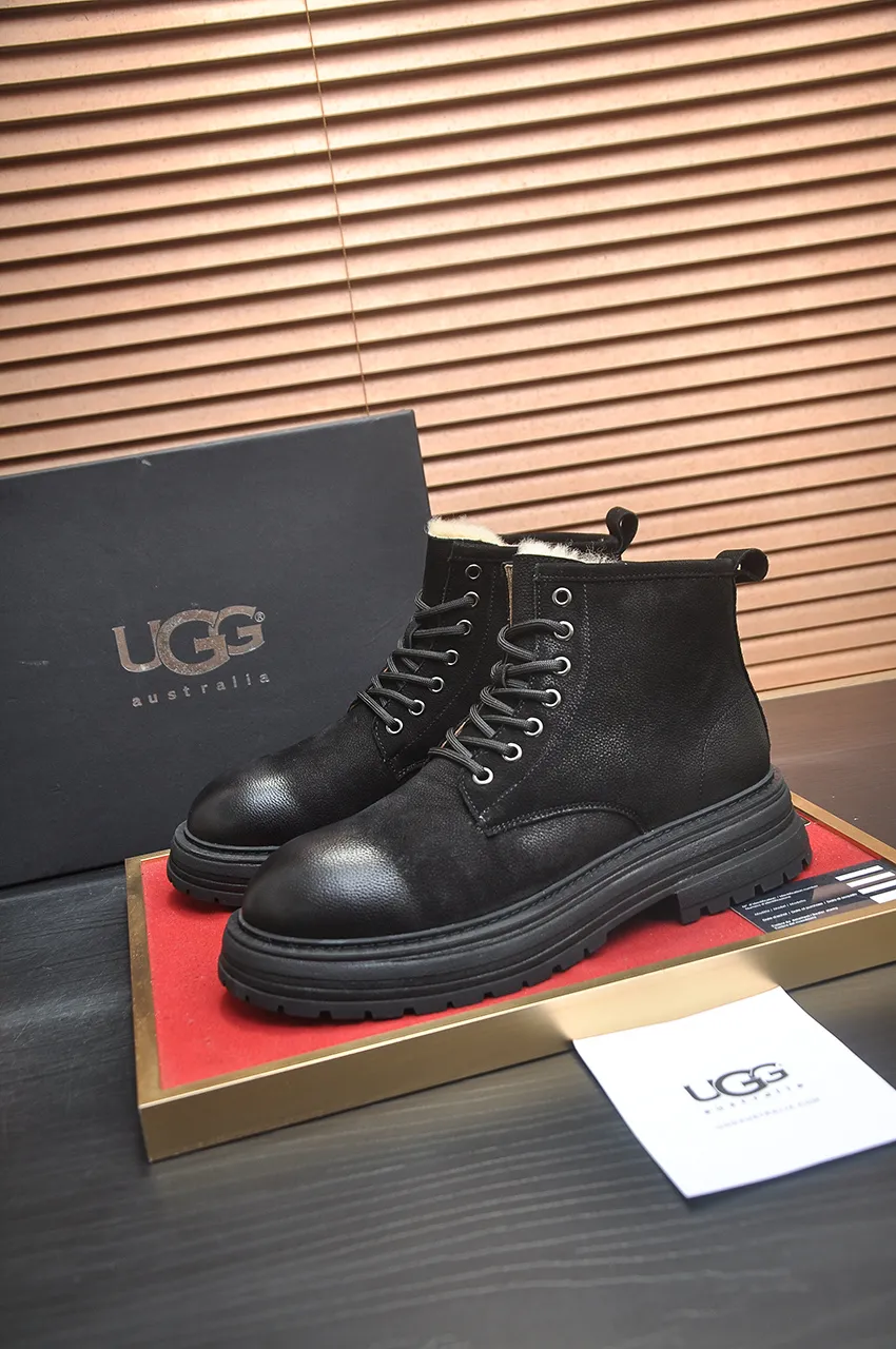 Men's shoes 💰680💶【UGG】(full genuine wool lining) Please pay attention to the quality of the original order and compare the thickness of the wool 🏮🏮Hot style Martin boots from Australia's warm luxury brand men's shoes, official website synchronization, Beckham men's style..., made of imported top-layer waxed cowhide, waxed toe box, Australian real wool velvet lining Carefully sewn...Imported rubber Martin boots outsole (comfortable, soft and wear-resistant). I really like the quality...Exquisite workmanship, you can't put it down once you see it. Code number 39-44